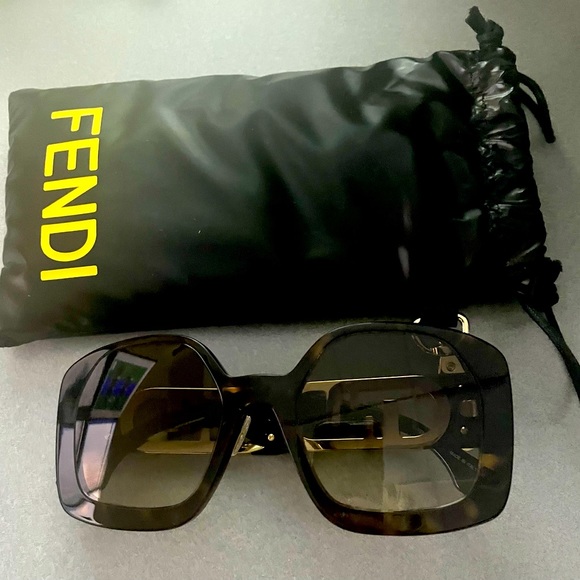 Fendi Accessories - NEW Fendi Square O’Lock Sunglasses